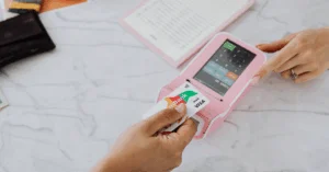 How a Contactless Gratuity System Is Revolutionizing Hospitality